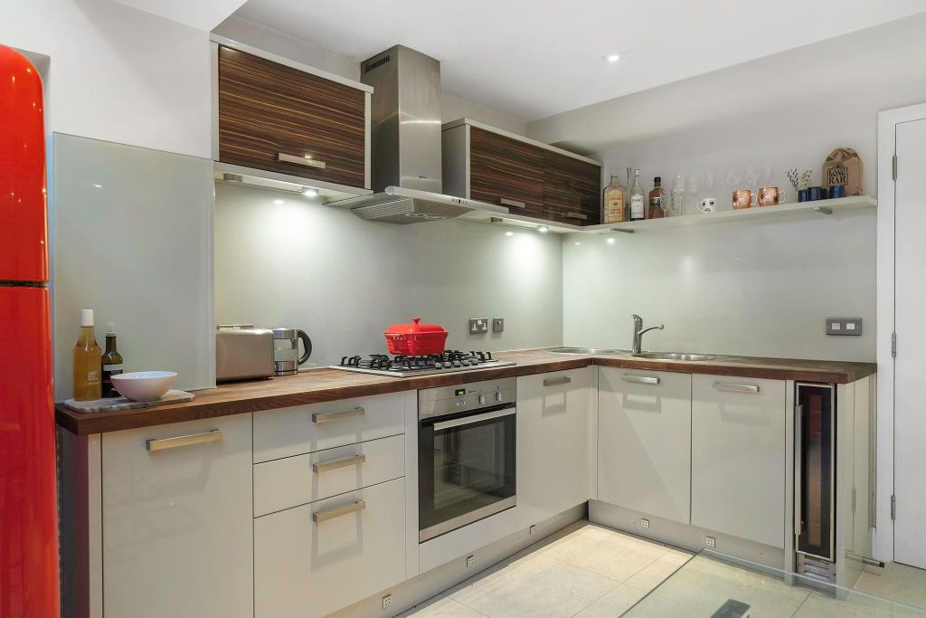 Property photo 3 of 17 Image