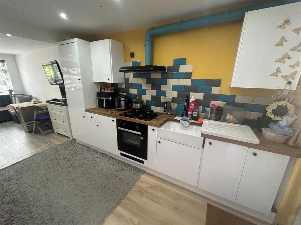 Property photo 2 of 6 Kitchen 2.Jpg