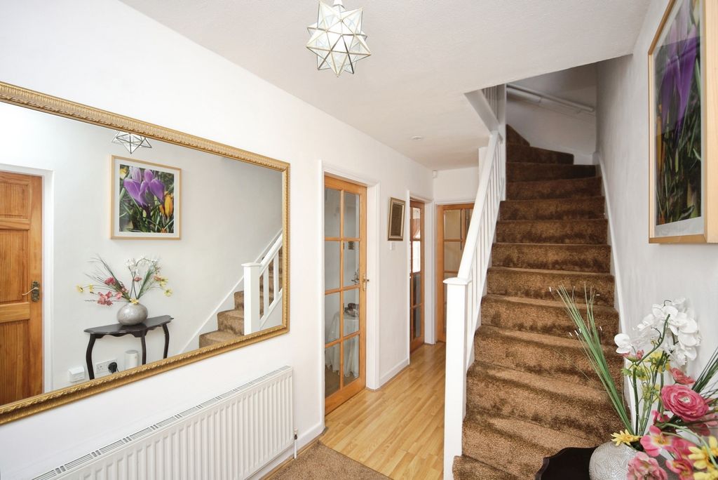 Property photo 3 of 34 Pbox-Img.Jpg