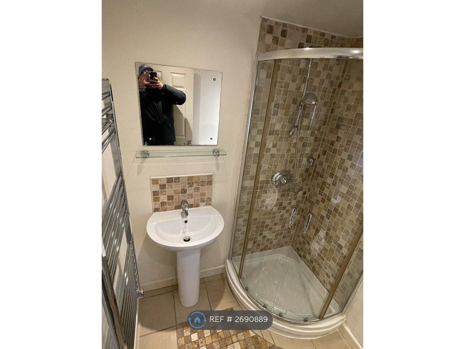 Property photo 3 of 5 Bathroom