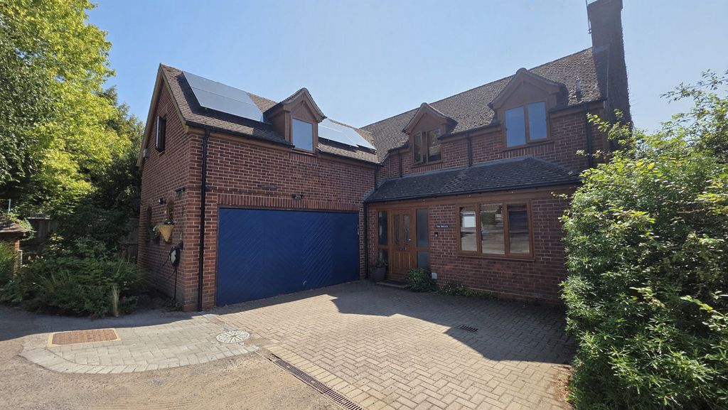 Property photo 1 of 32