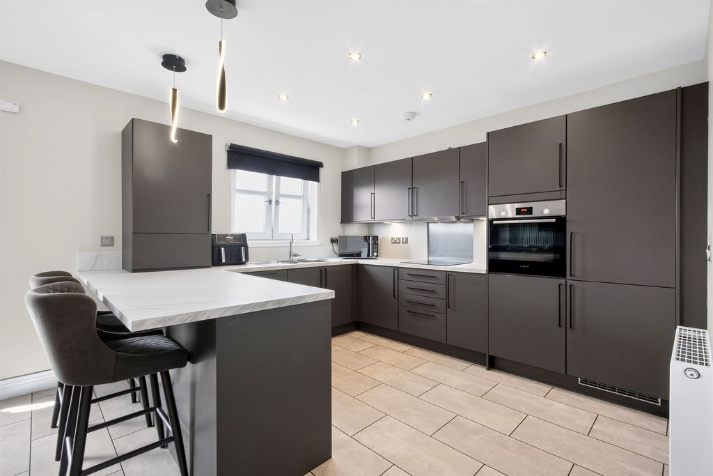 Additional image 4 of 2 bed penthouse for saleJardine Avenue, Falkirk FK2
