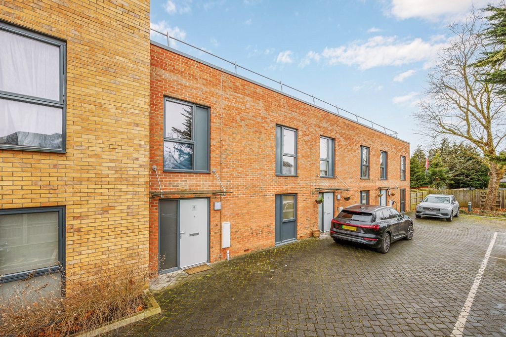 Property photo 2 of 11 External