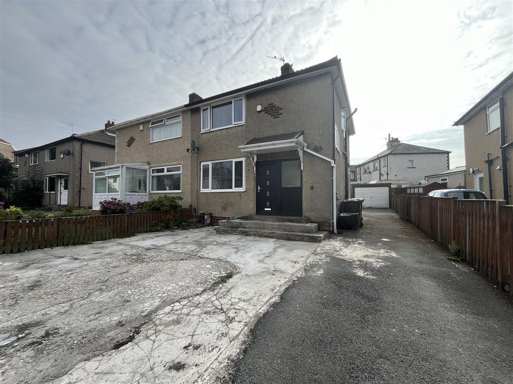 Property photo 1 of 11 External