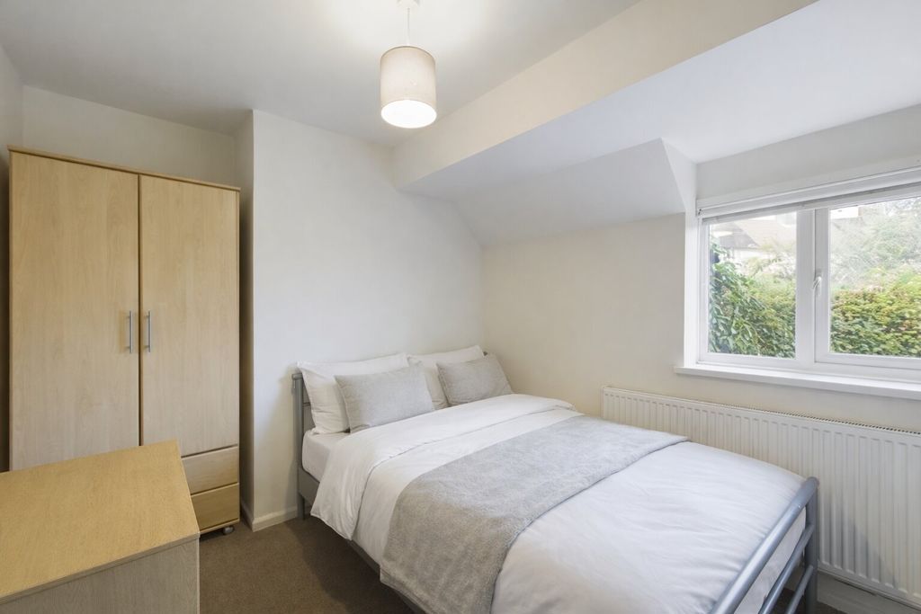 Property photo 1 of 11 Photo 10