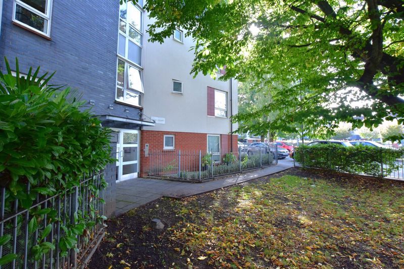 Property photo 3 of 17 Photo 4