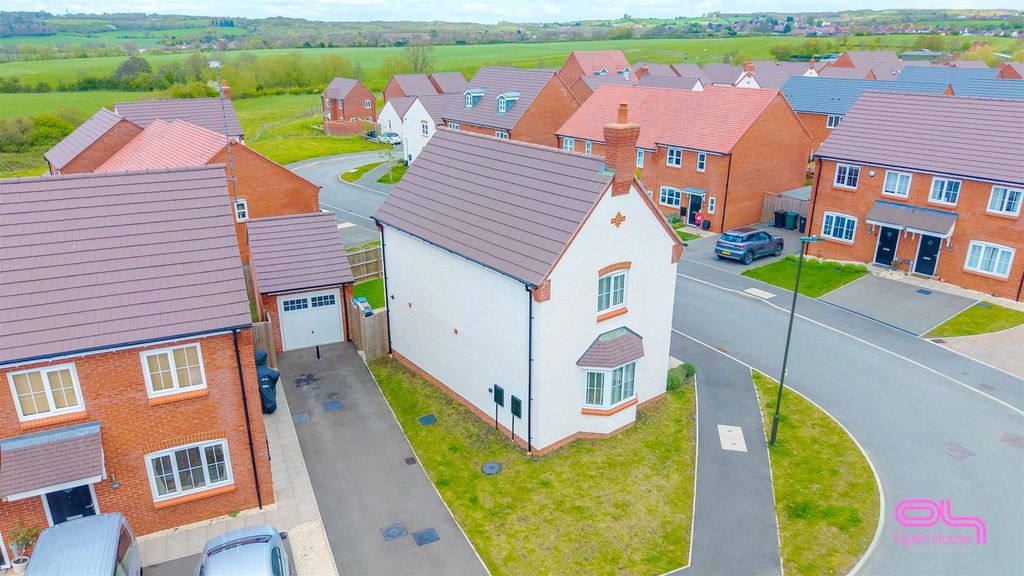 Property photo 2 of 30 Holden Drive (3).Jpg