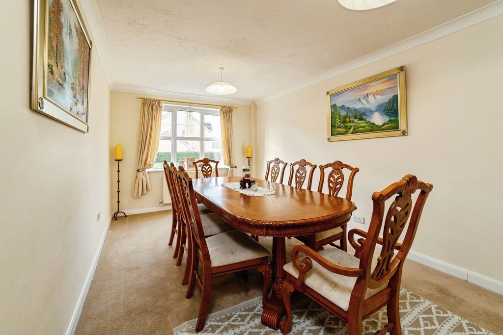 Property photo 2 of 25