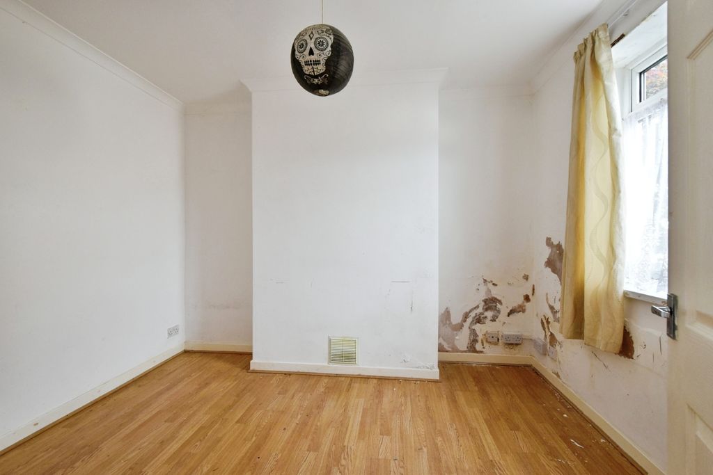 Property photo 3 of 19 Image 2