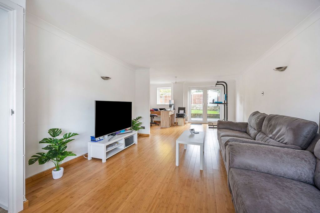 Property photo 2 of 12