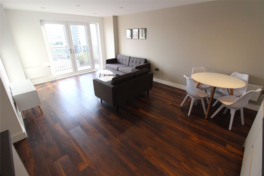 Property photo 1 of 19 Living Room