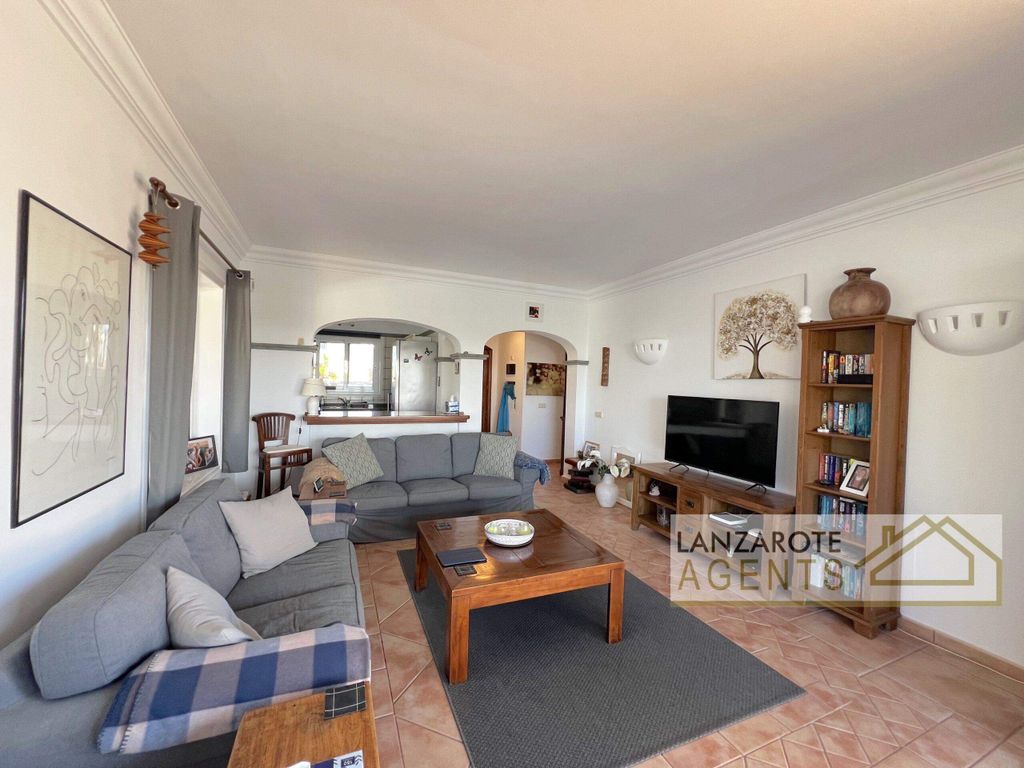 Property photo 2 of 31