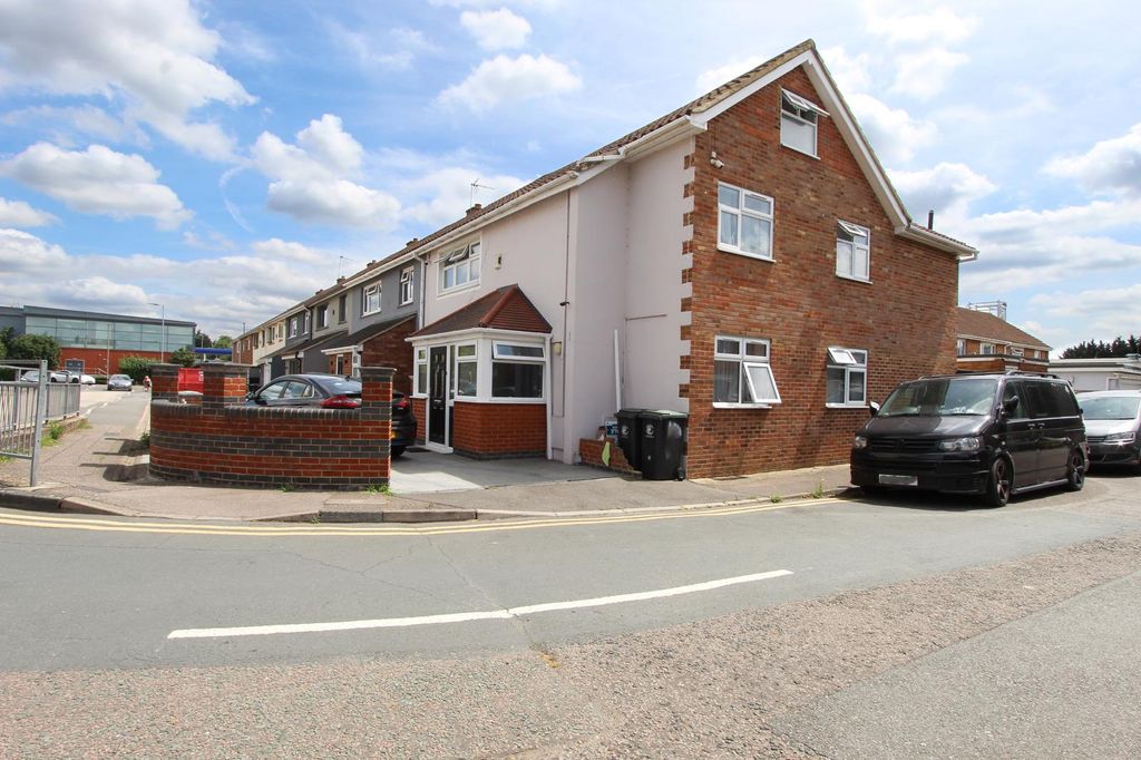 Property photo 1 of 27