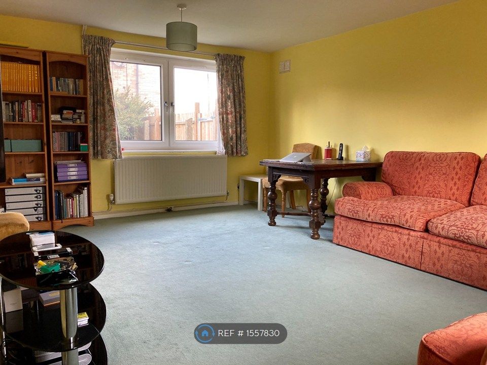 Property photo 2 of 17 Sitting Room