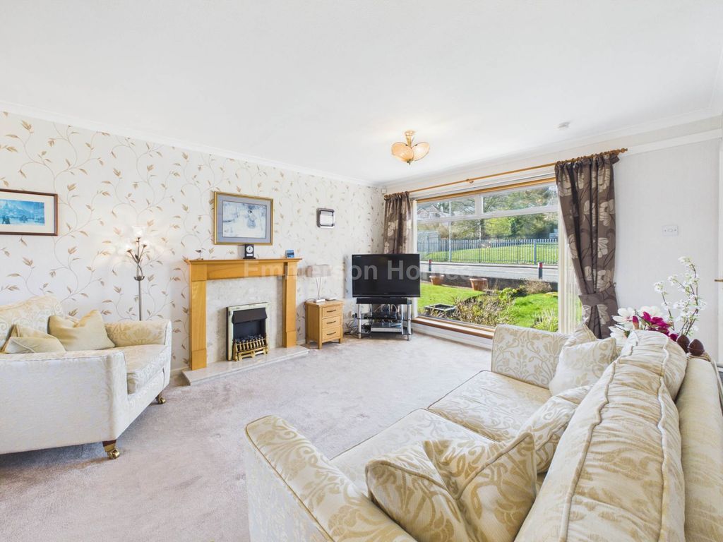 Property photo 3 of 26