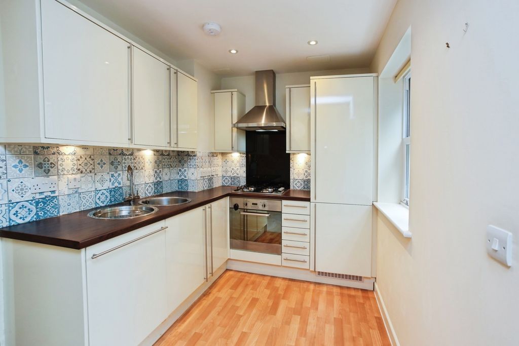 Property photo 2 of 18 Photo
