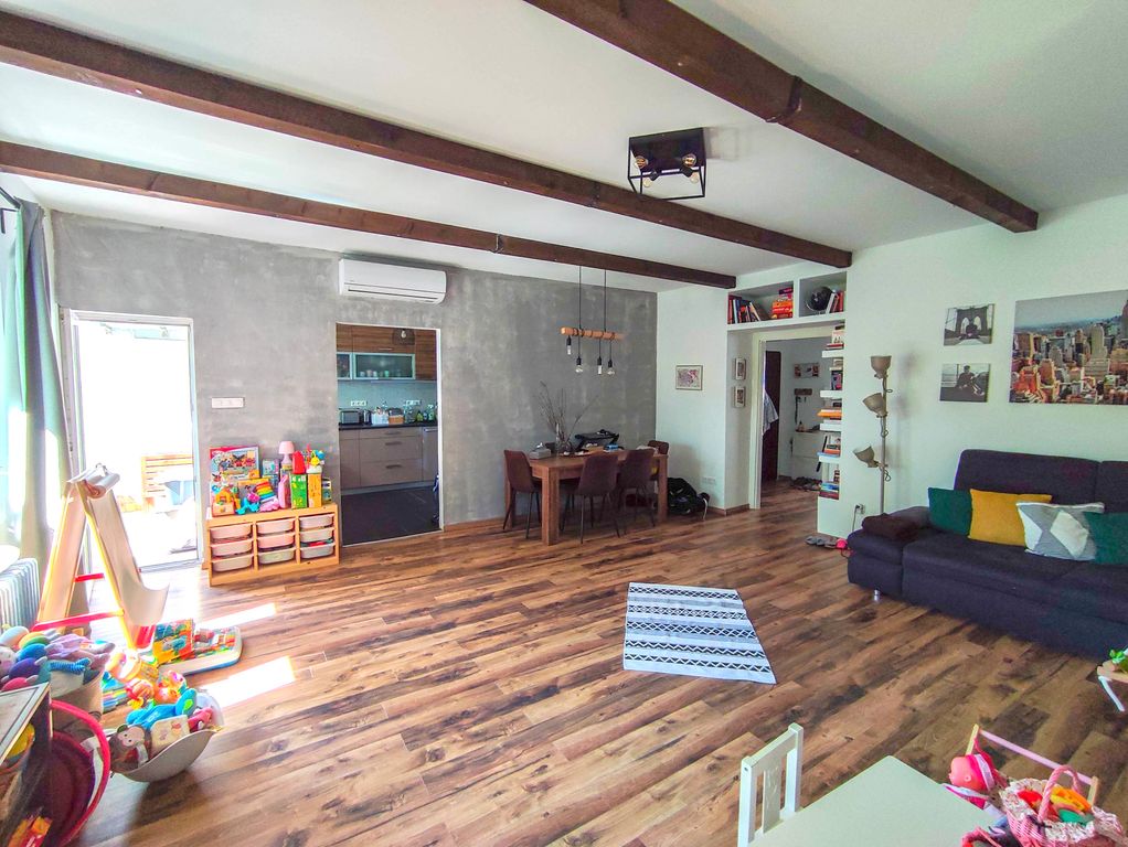 Property photo 1 of 28