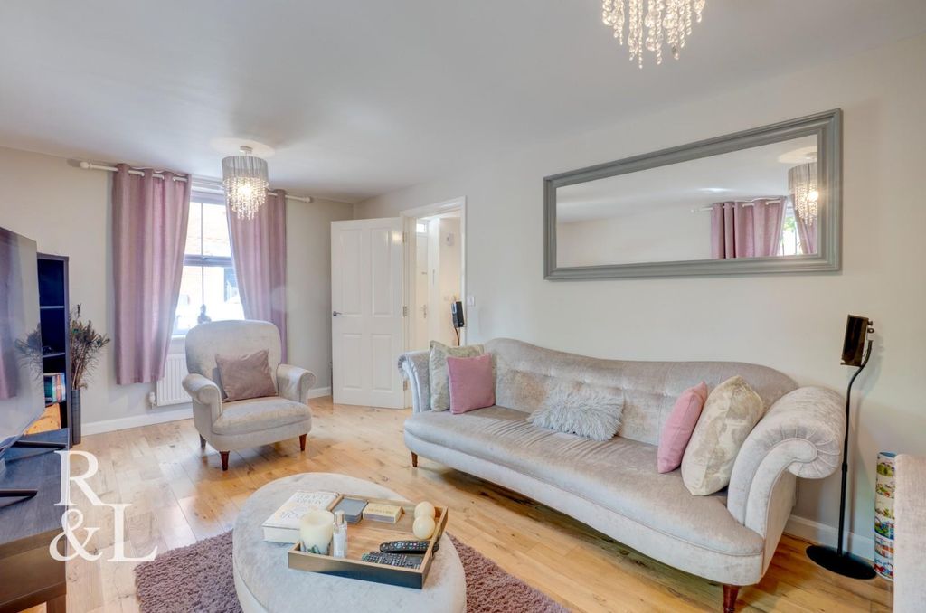 Property photo 3 of 28 Roystonlund (10).Jpg
