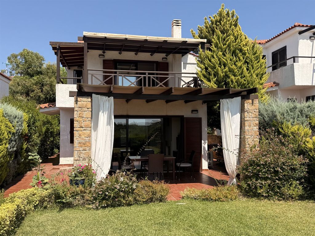 Property photo 1 of 35 Cozy Firnished Villa With Paniramic View  And Artistic Vibe Due To Handmade  Stained Glasses, Mosaics And Paintings.