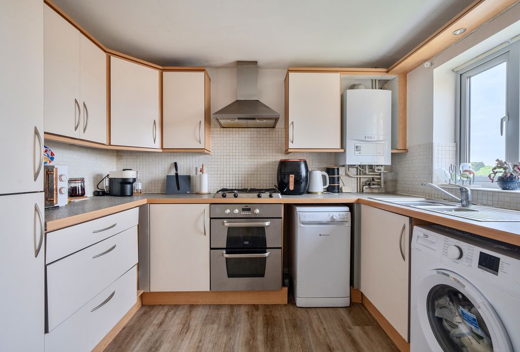 Property photo 3 of 14 1464893-7-6A0Dd84...