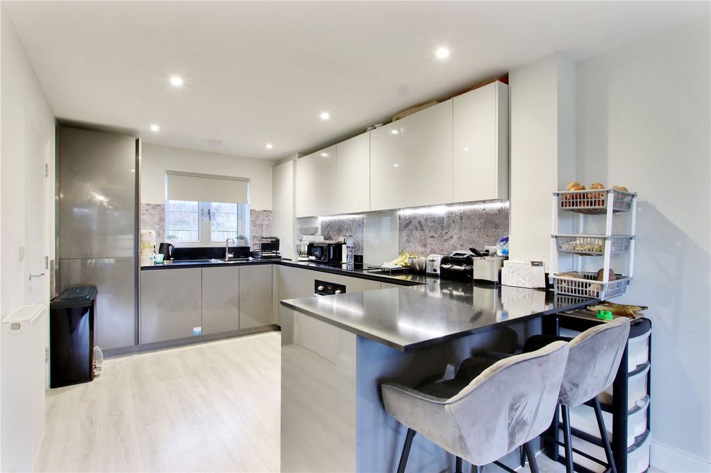 Property photo 2 of 15 Kitchen
