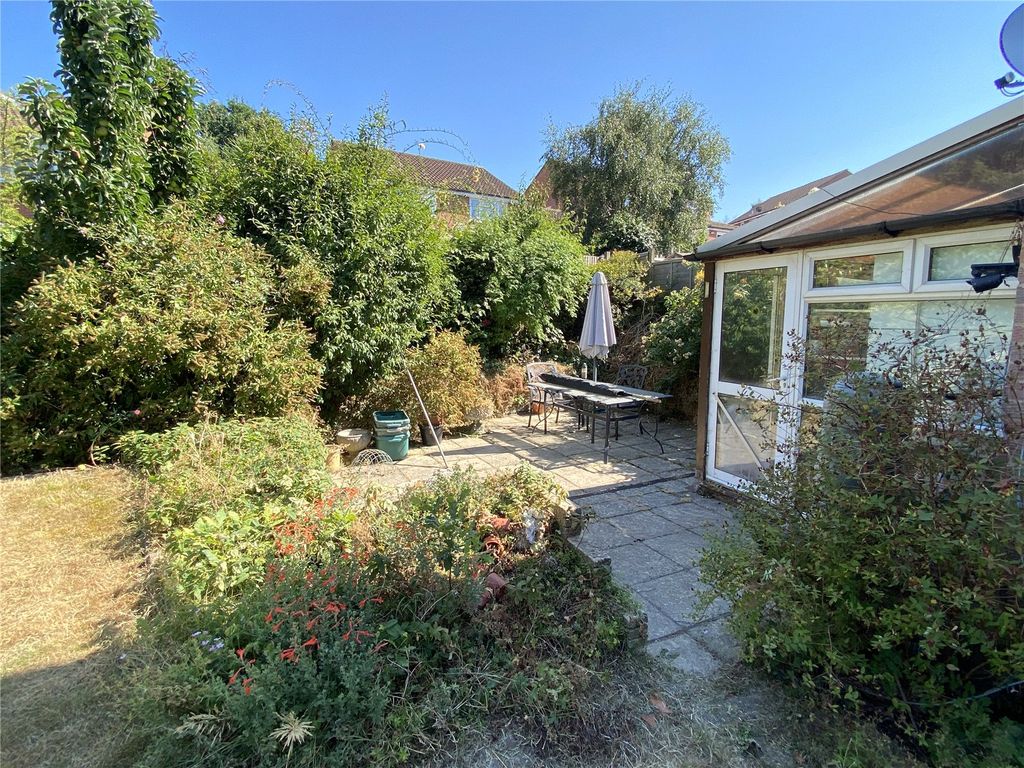 Property photo 2 of 17 Picture No. 23