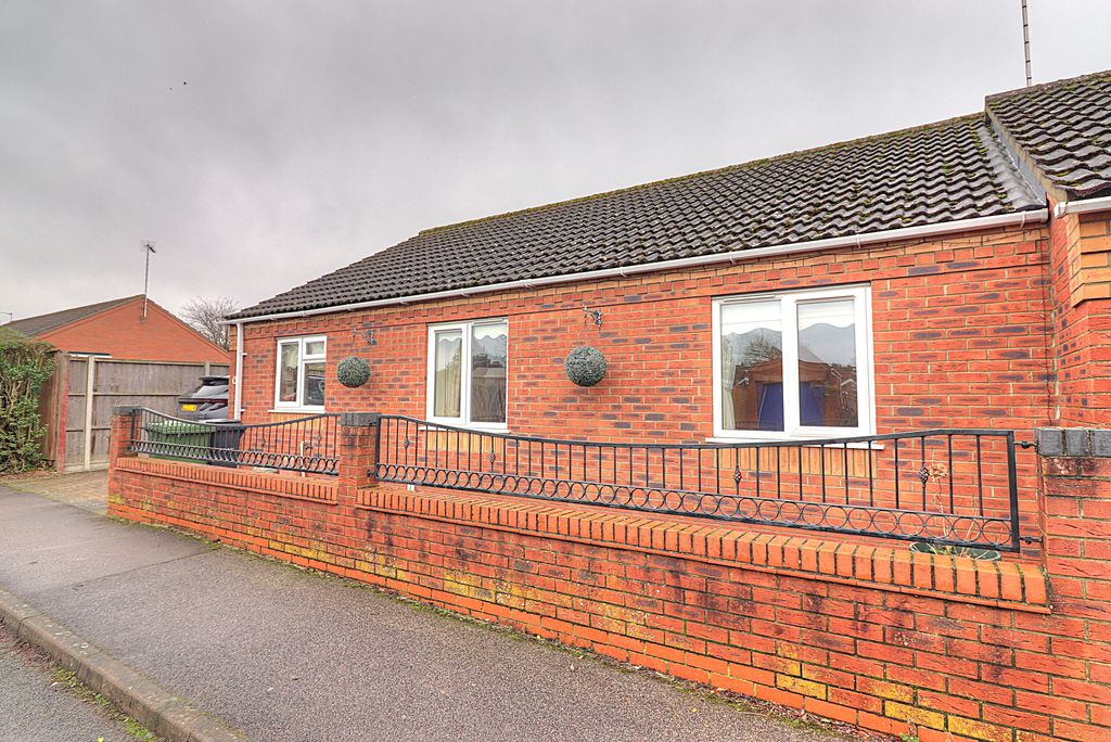 Property photo 1 of 13 Front 2