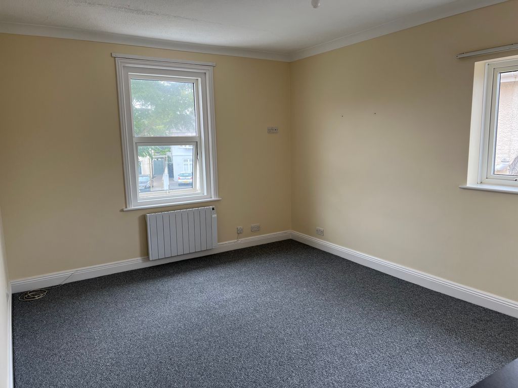 Property photo 3 of 6 Studio