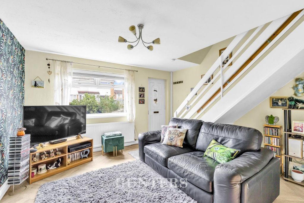 Property photo 2 of 16 Oxford Drive (1).Jpg