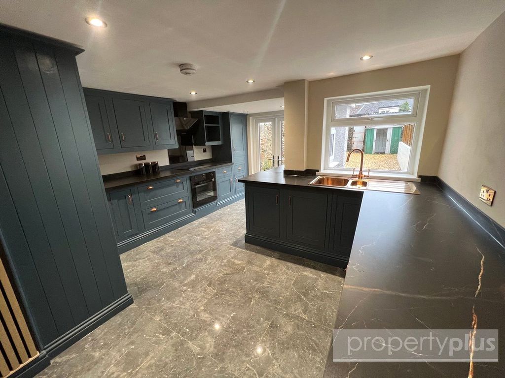 Property photo 1 of 19 Picture No. 10