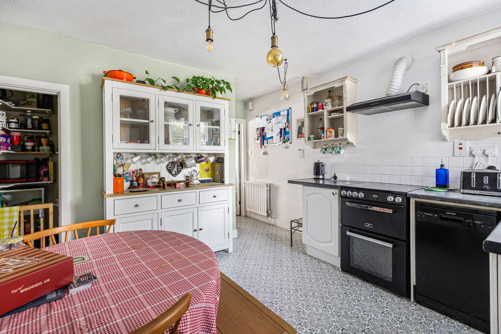 Property photo 3 of 20 Kitchen