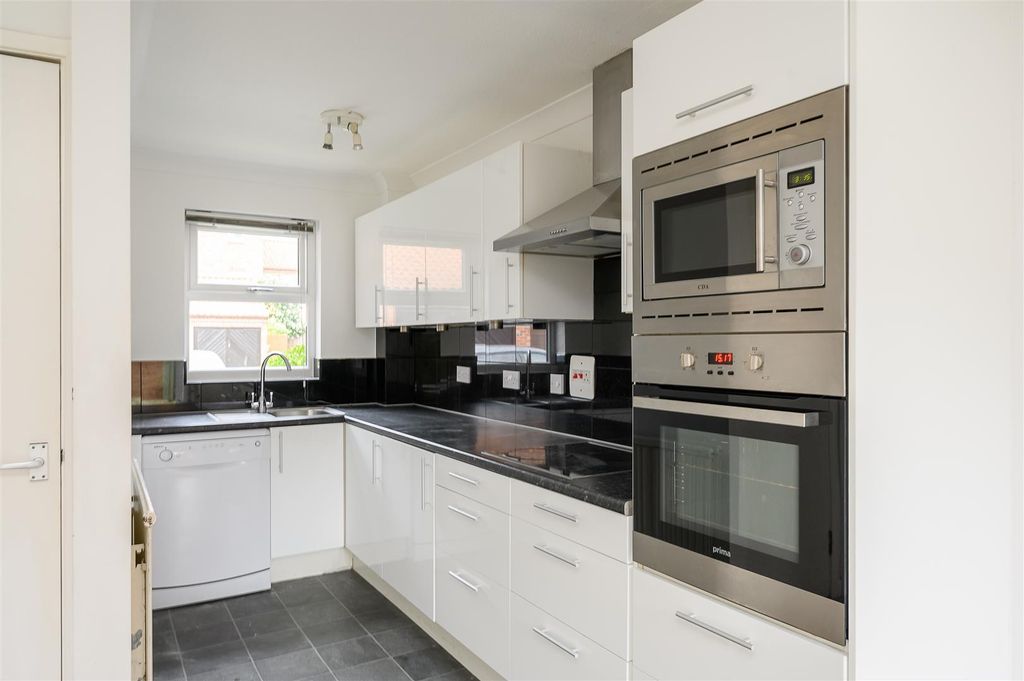 Property photo 2 of 15 Kitchen