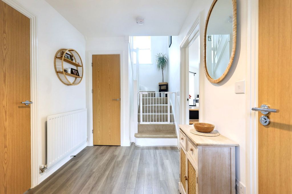 Property photo 3 of 22