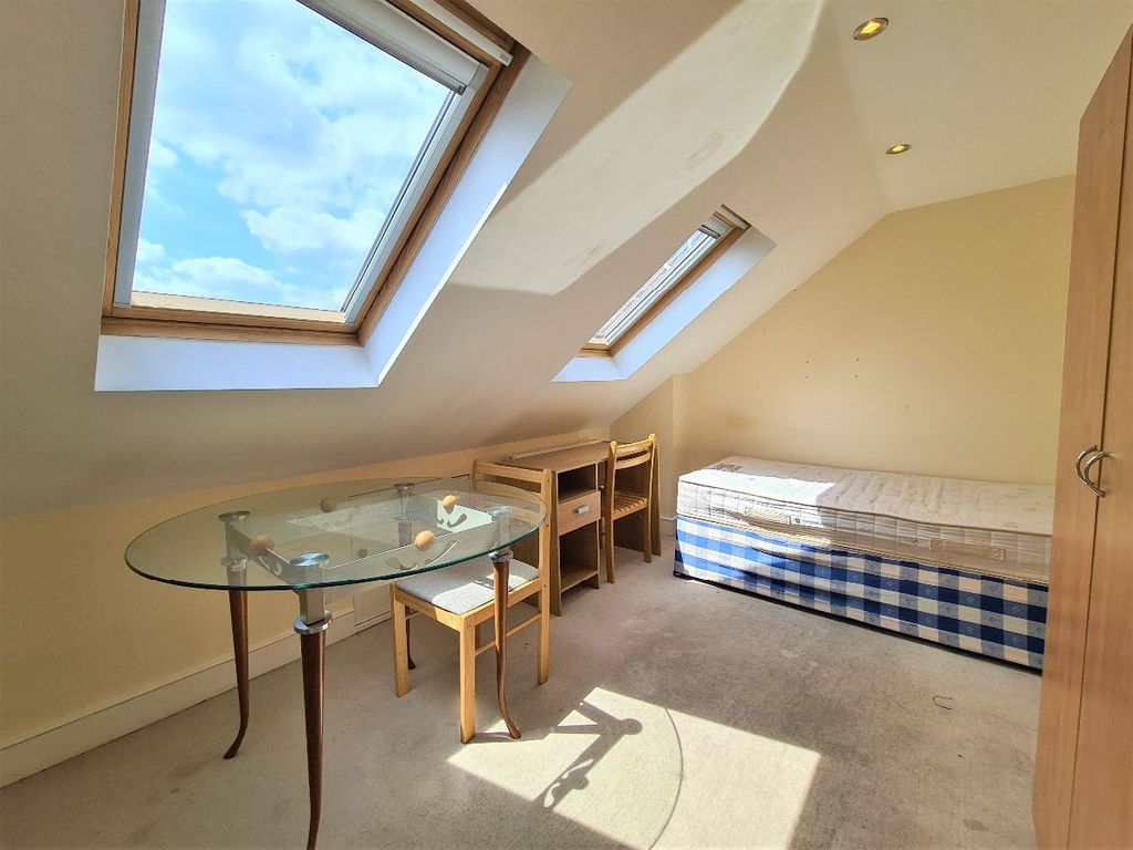 Property photo 1 of 3