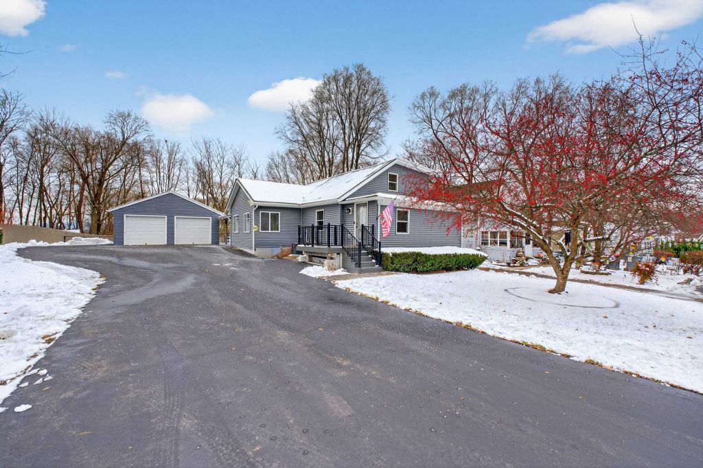 Property photo 1 of 31