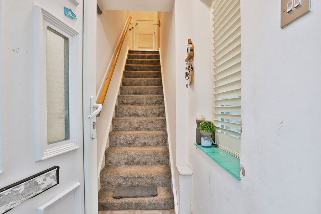 Property photo 3 of 20 Pbox-Img.Jpg