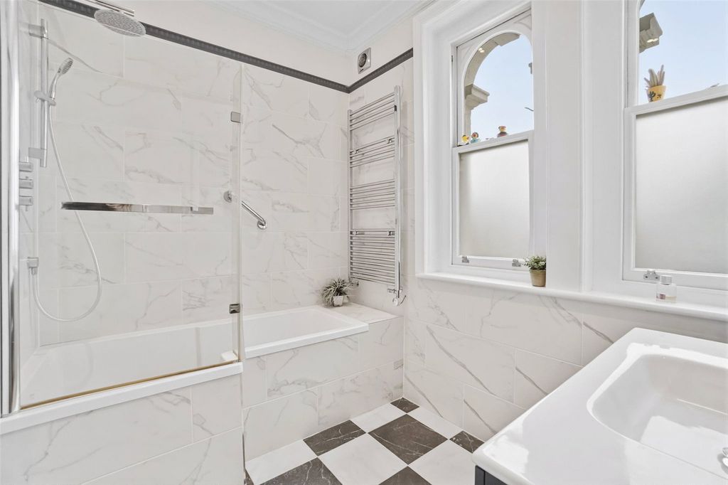 Additional image 9 of 4 bed semi-detached house for salePark Road, Hampton Hill TW12