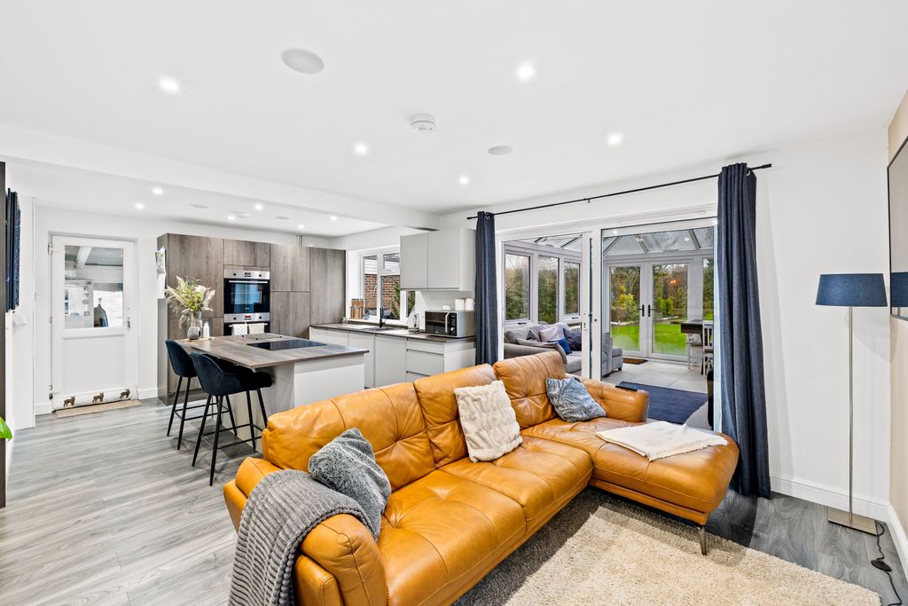 Property photo 3 of 23 Image (8).Jpg