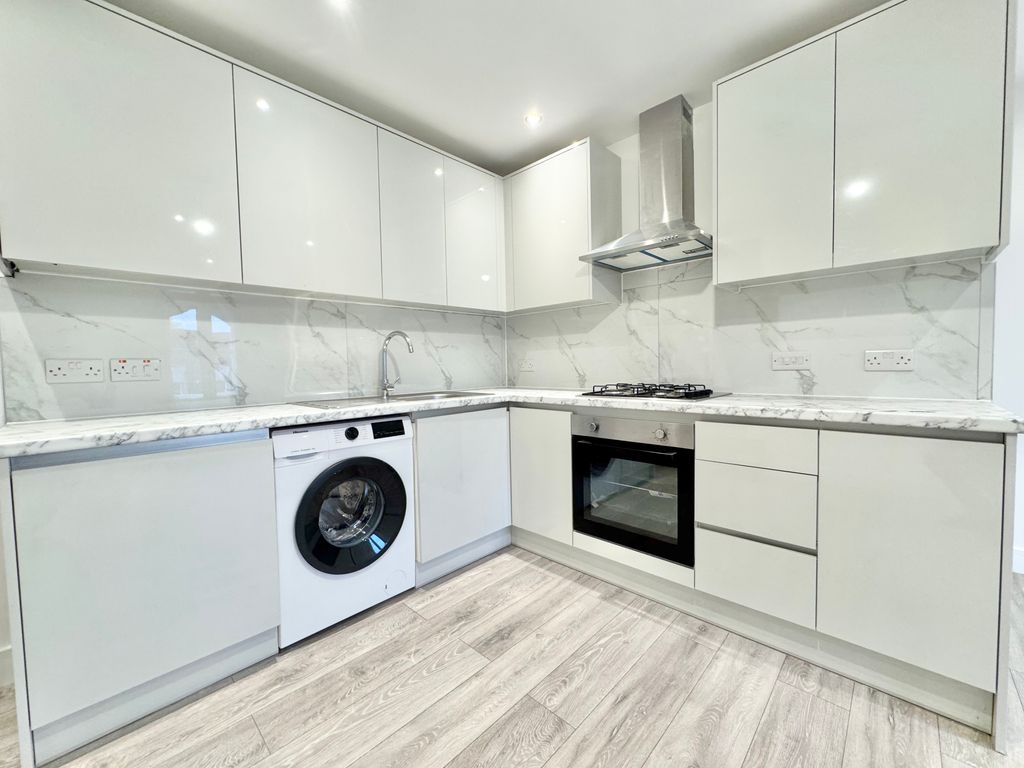 Property photo 1 of 6 Kitchen