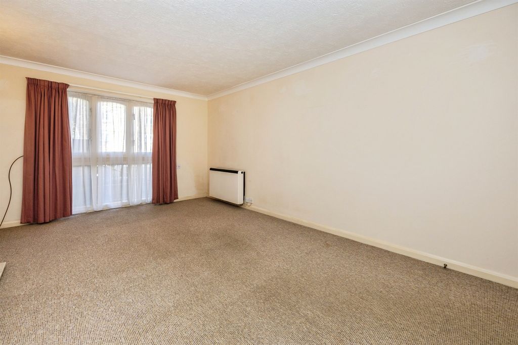 Property photo 3 of 18