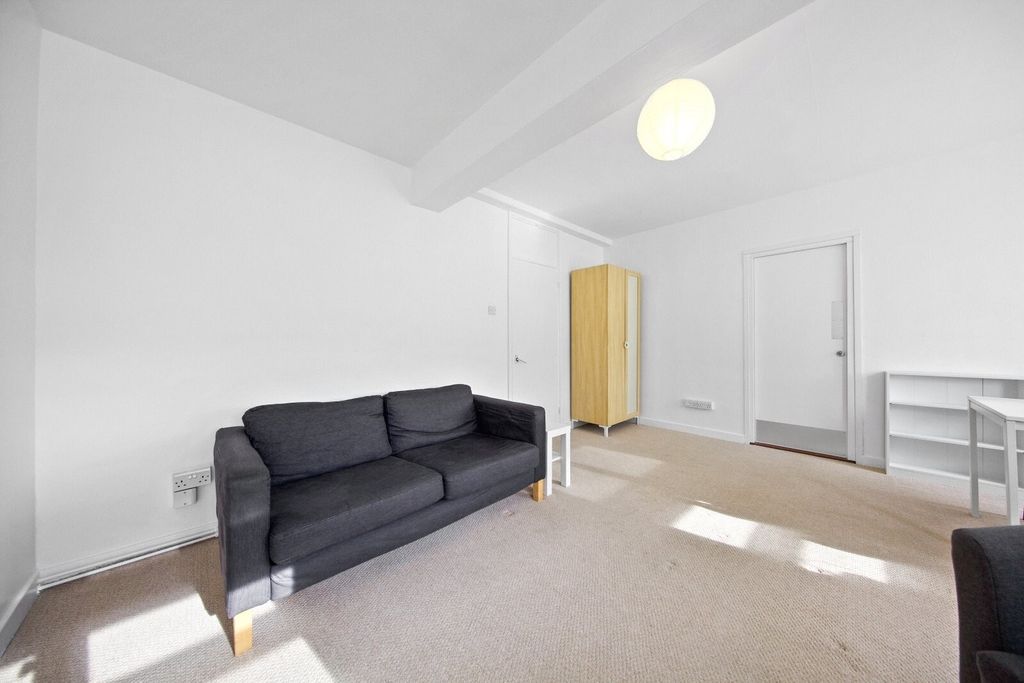 Property photo 1 of 8 Picture No. 05