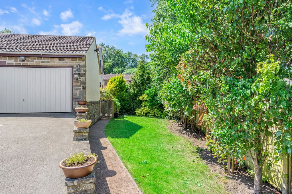 Property photo 3 of 34