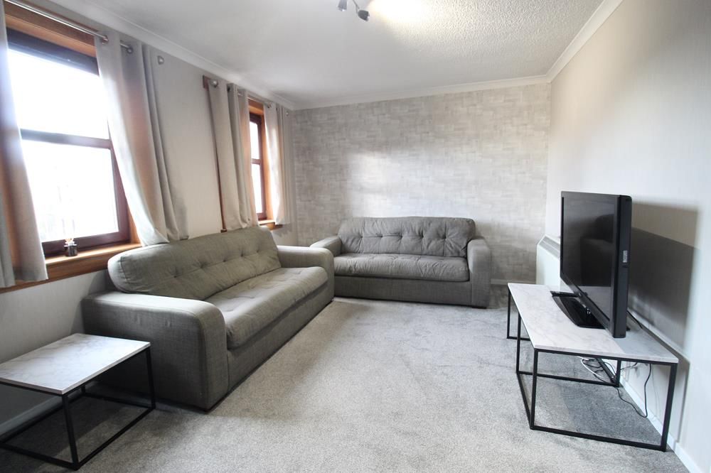 Property photo 1 of 9 Lounge