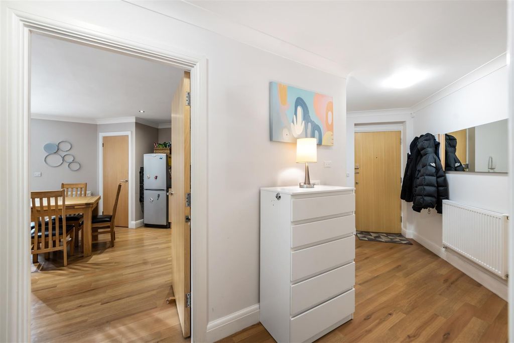 Property photo 2 of 15 38 Quadrangle Internals5.Jpg