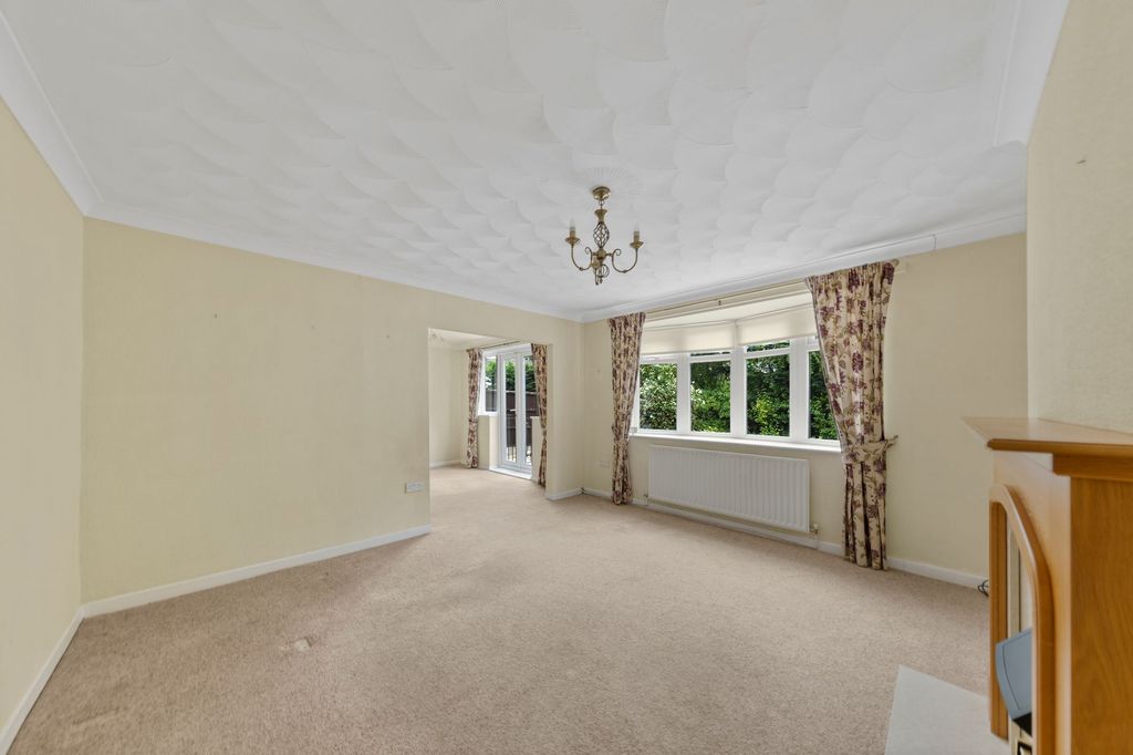 Property photo 2 of 25