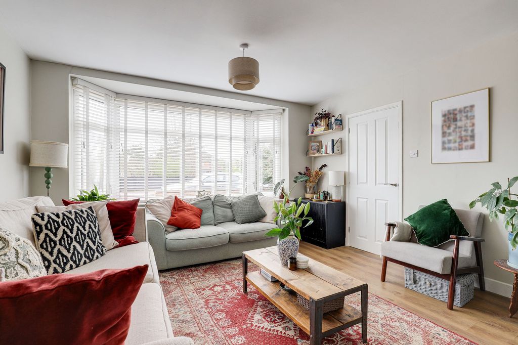 Property photo 2 of 25