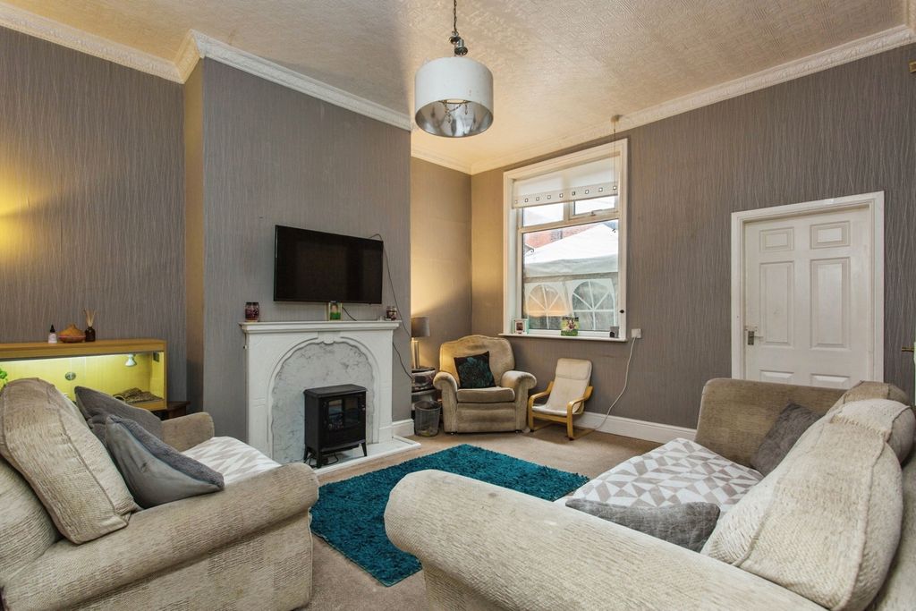 Property photo 3 of 11 Photo