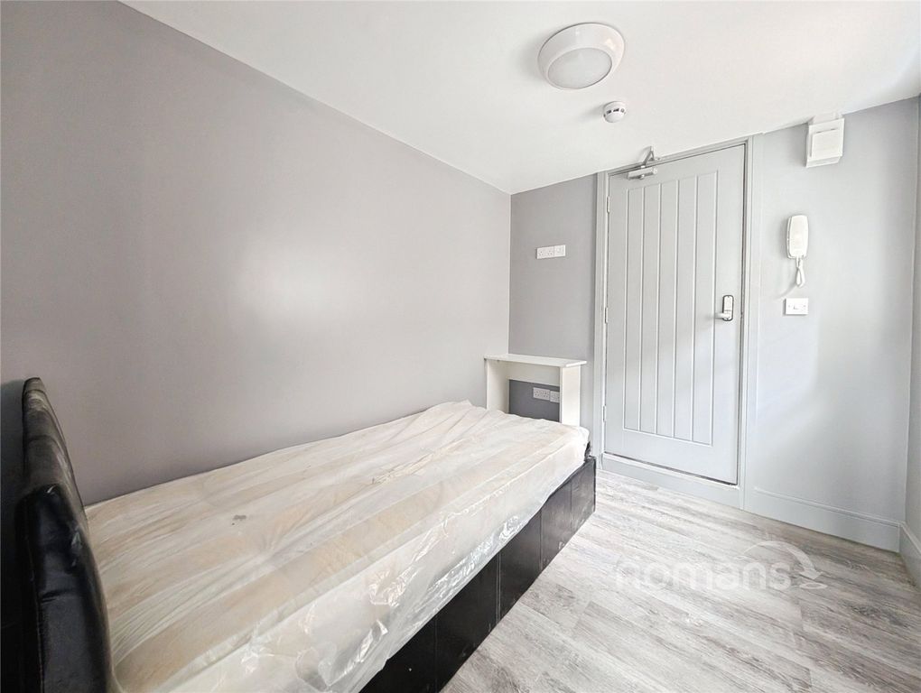 Property photo 2 of 6 Picture No. 06