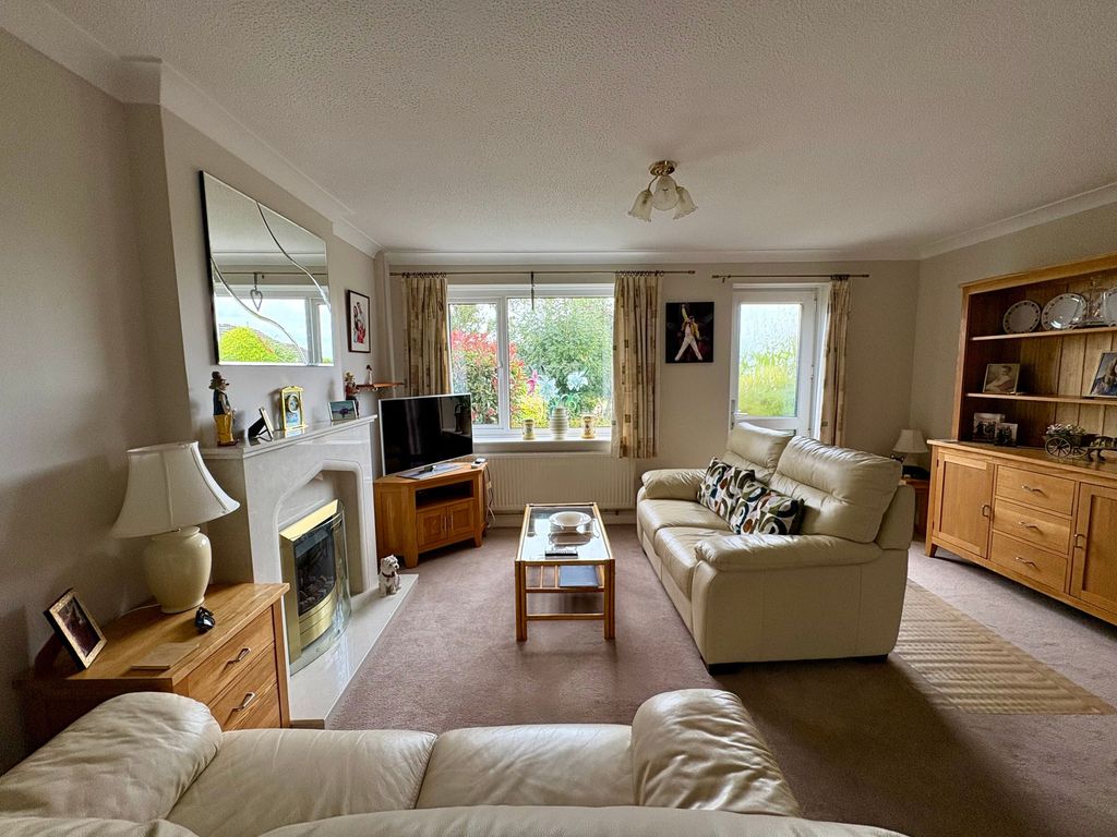 Property photo 3 of 25