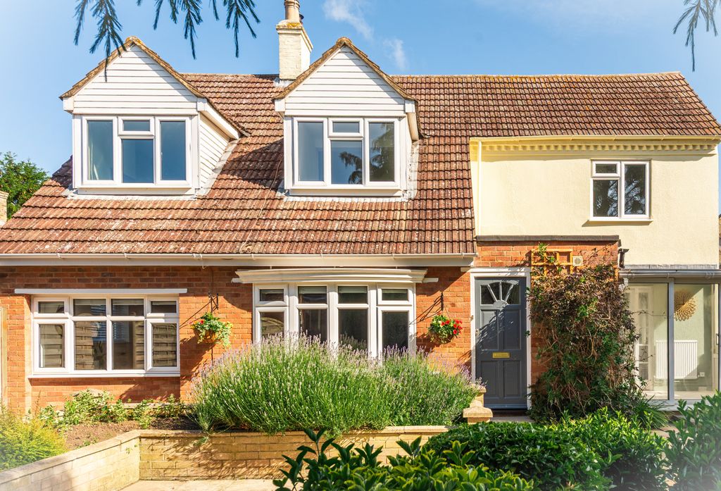 Property photo 1 of 16 Vine Cottage Externals, 2 June Maciek-5 The Best